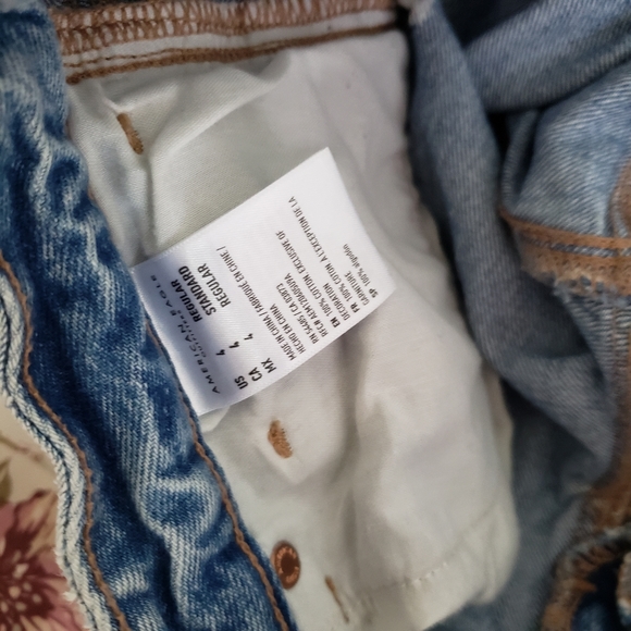 American Eagle AE Ripped distressed High Rise Mom Jeans  Loose 4 - Picture 15 of 15